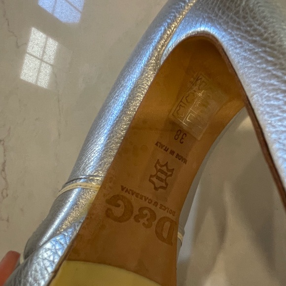 Vintage D&G Silver Leather Heels - Picture 9 of 9
